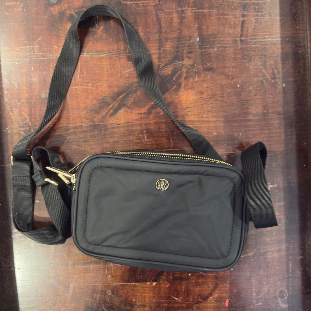 lululemon athletica Black Crossbody Camera Bag with Gold Accents